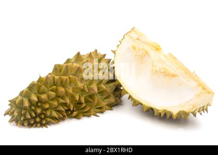 Zeste de fruits de Durian sur fond blanc. Banque D'Images