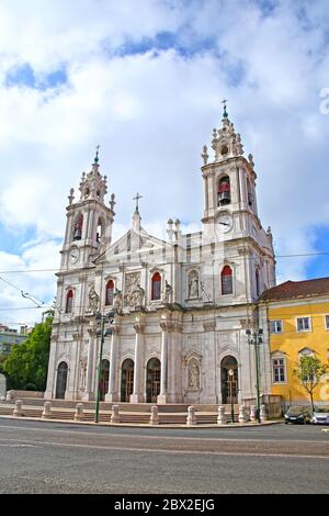 La basilique de l'Estrela ou la basilique royale et couvent du cœur le plus sacré de Jésus, est une basilique et un ancien couvent des carmélites à Lisbonne, Portugal Banque D'Images