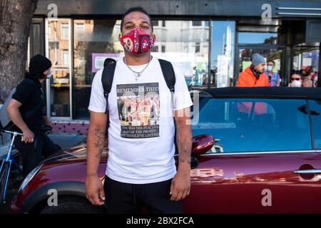 SAN FRANCISCO, CA- JUIN 3: Les manifestants manifestent dans les rues de San Francisco, Californie, le 3 juin 2020 après la mort de George Floyd. (Photo de Chris Tuite/ImageSPACE) Banque D'Images