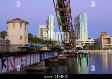 Cass Street & CSX Bridges au-dessus de la rivière Hillsborough, Tampa, Floride, États-Unis, Amérique du Nord Banque D'Images