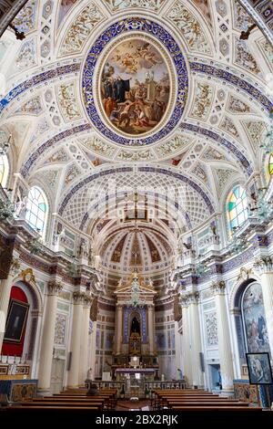 Italie, Sicile, Scicli, ville baroque tardive du Val di Noto classée au patrimoine mondial de l'UNESCO, église San Giovanni Evangelista, la nef principale Banque D'Images