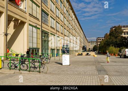 Italie, Piémont, province de Turin, Turin, via Nizza, Galerie Lingotto, ce bâtiment abritait autrefois une usine automobile construite par la société automobile italienne Fiat et abrite aujourd'hui le siège du constructeur. Converti en centre de congrès et centre commercial appelé 8 Gallery, en hommage à l'otto 8 qui fait le nom de Lingotto Banque D'Images