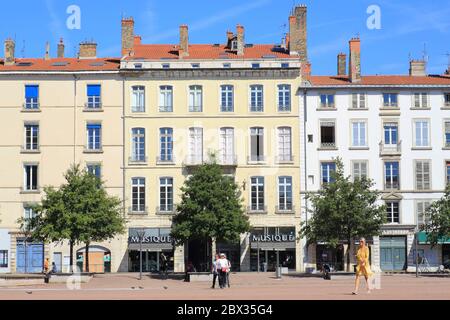 France, Rhône, Lyon, classé au patrimoine mondial de l'UNESCO, place Bellecour, la plus grande place de la ville Banque D'Images