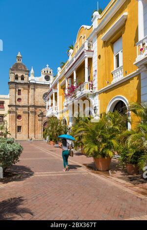 Colombie, Département Bolivar, Cartagena de Indias, centre historique classé au patrimoine mondial par l'UNESCO, quartier Centro, église San Pedro Claver en arrière-plan Banque D'Images