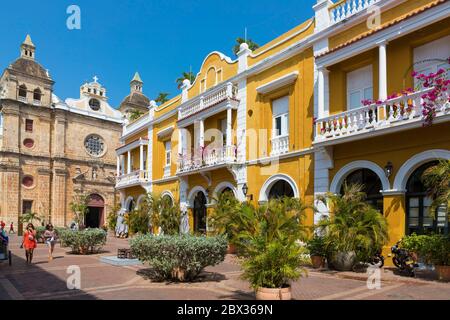 Colombie, Département Bolivar, Cartagena de Indias, centre historique classé au patrimoine mondial par l'UNESCO, quartier Centro, église San Pedro Claver en arrière-plan Banque D'Images