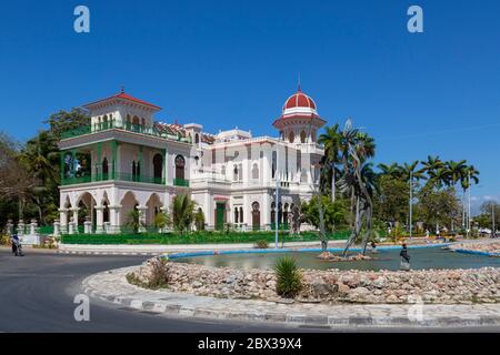 Cuba, province de Cienfuegos, Cienfuegos, district de Punta Gorda, le Palacio de Valle construit en 1917 de style oriental, convertie en un hôtel-restaurant Banque D'Images