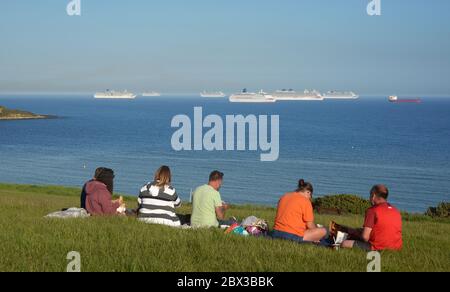 La flotte entière de bateaux de croisière P&O a été ancrée à Weymouth Bay, Dorset, au Royaume-Uni, pendant le confinement du coronavirus Banque D'Images