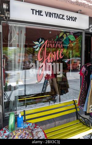 Hoochie Mama Jane, magasin d'occasion et d'époque, dans le quartier de Kallio à Helsinki, en Finlande Banque D'Images