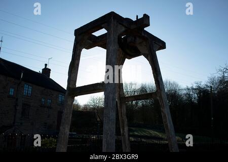 L'ancien arbre de bobinage de la mine de charbon Elsecar, Barnsley, South Yorkshire, Angleterre. À gauche se trouve le moteur de faisceau Newcomen original et restauré. Banque D'Images