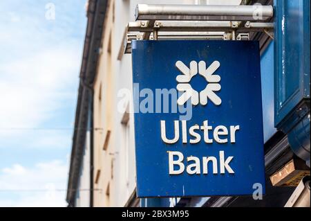 Ulster Bank Sign, qui fait partie du groupe RBS, à Bandon, à West Cork, en Irlande. Banque D'Images