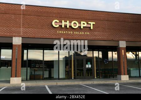 Un logo à l'extérieur d'un restaurant Chopt Creative Salad Company à Annapolis, Maryland, le 25 mai 2020. Banque D'Images