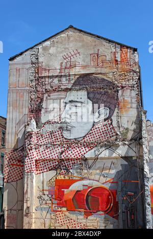 Graffiti urbains sur l'édifice abandonné par l'artiste écossais ELPH, Liverpool, Royaume-Uni Banque D'Images