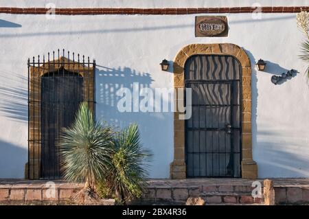 Détail de la maison historique Manuel Benavides Trevino, 1881, près de Plaza Blas Maria Uribe à San Ygnacio près de Rio Grande, South Texas Plains, Texas, USA Banque D'Images