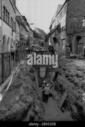 Saxe-Anhalt / GDR-Land / 1990 Naumburg: Le réaménagement de la vieille ville commence. Nouveau système d'égout est mis en place: // Vieille ville / [traduction automatique] Banque D'Images