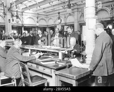 Le bureau principal de télégraphe de l'Oranienburger Strasse à Berlin en 1909. Banque D'Images