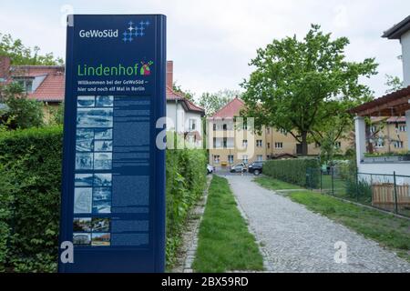 Berlin, Allemagne. 12 mai 2020. Un conseil informe sur le règlement Lindenhof. Credit: Georg Wenzel/dpa-Zentralbild/ZB/dpa/Alay Live News Banque D'Images