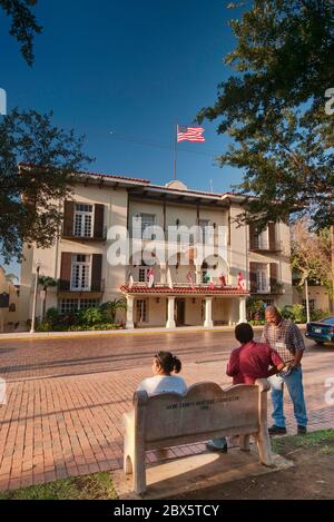 La Posada Hotel, ancien vieux Laredo High School (1917), style colonial revival espagnol, Plaza de San Agustin, Laredo, Texas, États-Unis Banque D'Images