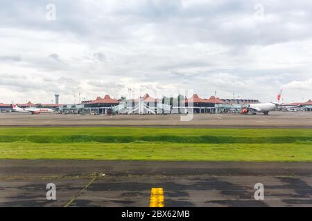 Jakarta, Indonésie 28 janvier 2018 : avions Lion Air à l'aéroport CGK de Jakarta en Indonésie. Banque D'Images