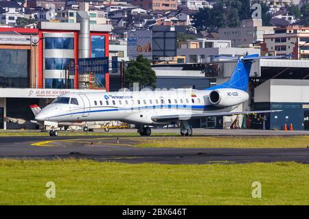 Quito, Équateur 16 juin 2011 : avion Petroecuador Embraer 145 à l'aéroport de Quito UIO en Équateur. Banque D'Images