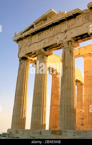 Détails du temple Parthénon à l'Acropole, Athènes. Le Parthénon est un ancien temple de l'Acropole athénienne, en Grèce, dédié à la déesse Athéna, qui Banque D'Images