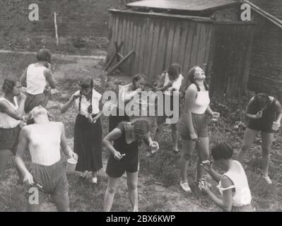 BDM dans le camp d'été Heinrich Hoffmann photographies 1933 photographe officiel d'Adolf Hitler, et un politicien et éditeur nazi, qui était un membre du cercle intime d'Hitler. Banque D'Images