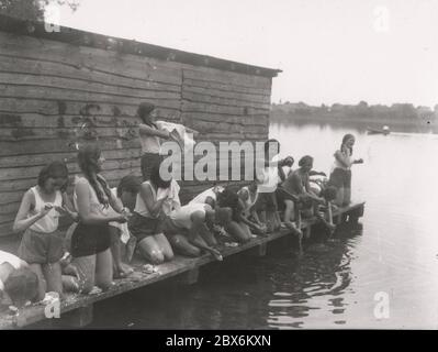 BDM dans le camp d'été Heinrich Hoffmann photographies 1933 photographe officiel d'Adolf Hitler, et un politicien et éditeur nazi, qui était un membre du cercle intime d'Hitler. Banque D'Images