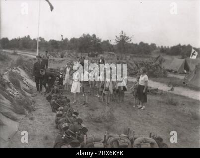 Visite du camp SS Heinrich Hoffmann photographies 1933 photographe officiel d'Adolf Hitler, et un homme politique et éditeur nazi, qui était membre du cercle intime d'Hitler. Banque D'Images