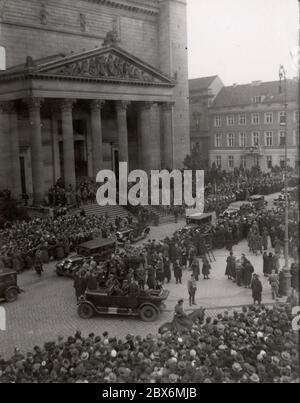 Scène de rue de Potsdam. Heinrich Hoffmann photographie 1933 photographe officiel d'Adolf Hitler, et un homme politique et éditeur nazi, qui était membre du cercle intime d'Hitler. Banque D'Images