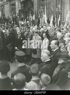 Lors du discours du Président Reich de Hindenburg lors du rassemblement de jeunes dans le Lustgarten - Meissner, von Papen, Blomberg, Hitler, Goebbels. Heinrich Hoffmann photographie 1933 photographe officiel d'Adolf Hitler, et un homme politique et éditeur nazi, qui était membre du cercle intime d'Hitler. Banque D'Images