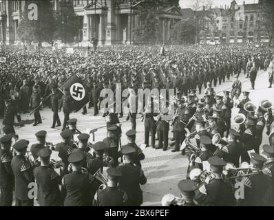 Rassemblement de NSBO dans le Lustgarten Heinrich Hoffmann de Berlin photographies 1933 photographe officiel d'Adolf Hitler, et un politicien et éditeur nazi, qui était un membre du cercle intime d'Hitler. Banque D'Images