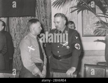 Gauleiter Meier, Reich Ministre Rust. Heinrich Hoffmann photographie 1933 photographe officiel d'Adolf Hitler, et un homme politique et éditeur nazi, qui était membre du cercle intime d'Hitler. Banque D'Images