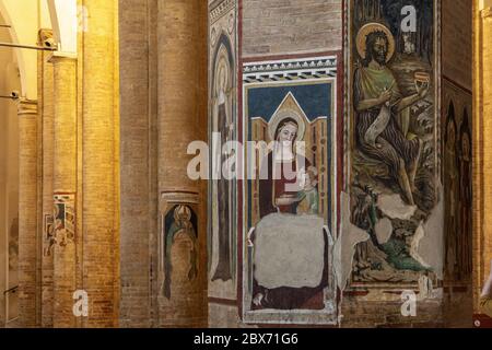 Cathédrale de Santa Maria Assunta. Atri, région des Abruzzes, Italie, Europe Banque D'Images