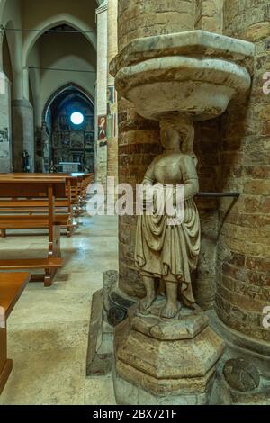 Cathédrale de Santa Maria Assunta. Atri, région des Abruzzes, Italie, Europe Banque D'Images