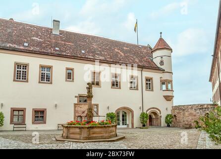 Cour intérieure du château de Stettenfels à Untergruppenbach, Bade-Wurtemberg, Allemagne Banque D'Images