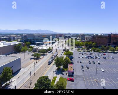 Vivint Smart Home Arena et Union Pacific Depot à Salt Lake City, Utah, États-Unis. C'est le stade de l'Utah Jazz et de la patinoire. Banque D'Images