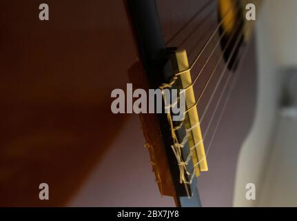 Une guitare en attente du musicien Banque D'Images