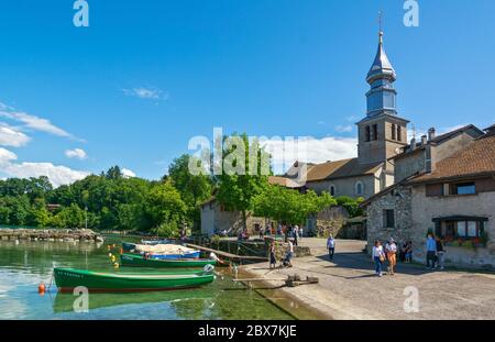 France, Yvoire, Port des pêcheurs, Lac Léman, Saint-Pancrace chuirch Banque D'Images