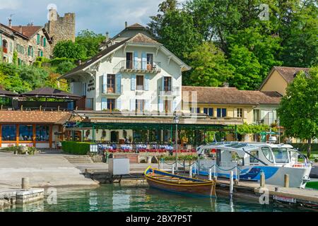 France, Yvoire, rue du Port, Port de plaisance, Hôtel Restaurant le Jules Verne Banque D'Images