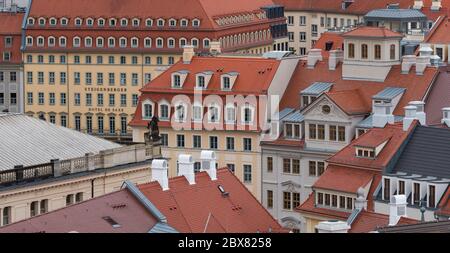 Dresde, Allemagne. 05e juin 2020. Vue de Hausmannsturm à la vieille ville avec les maisons autour de Neumarkt. Crédit : Robert Michael/dpa-Zentralbild/dpa/Alay Live News Banque D'Images