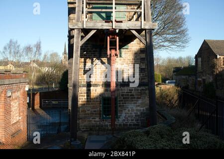 Le seul Newcomen Beam Engine au monde qui fonctionne toujours dans son emplacement d'origine est dans le village d'Elsecar, dans le Yorkshire du Sud, en Angleterre. Banque D'Images