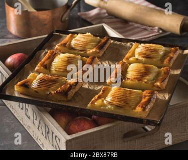 Tranches de tarte aux pommes françaises Banque D'Images