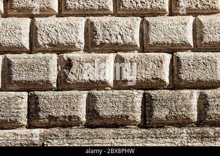 Ashlar (Bugnato en italien), clôture d'un mur fait de gros blocs de pierres dans la ville de Trento, Trentin-Haut-Adige, Italie, Europe Banque D'Images