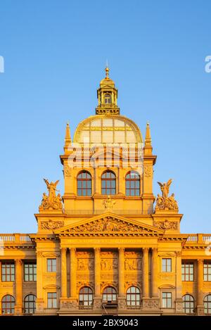 Vue détaillée du Musée national tchèque de Prague, République tchèque. Banque D'Images