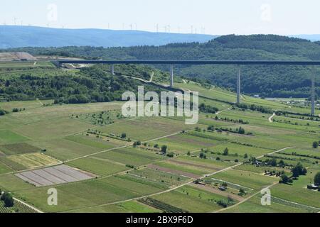 Blick über das Moseltal mit Hochmoselübergang Banque D'Images