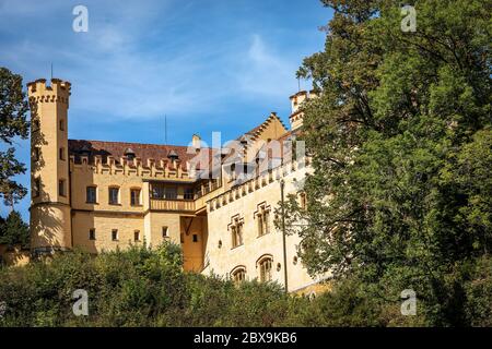 Château de Hohenschwangau (Schloss Hohenschwangau - Palais du comté de Upper Swan XIX siècle), village de Schwangau, Alpes bavaroises, Allemagne, Europe. Banque D'Images