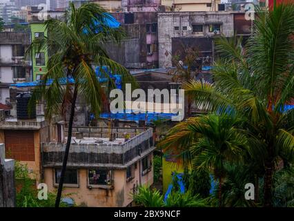 Bâtiment cluster à Mumbai par une journée nuageux Banque D'Images