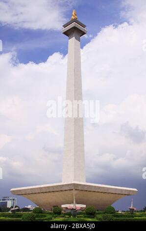 JAKARTA, INDONÉSIE - 30 mai 2013 : éditorial - monument national Monas ou Monumen Nasional, place Merdeka, centre de la ville de Jakarta Banque D'Images