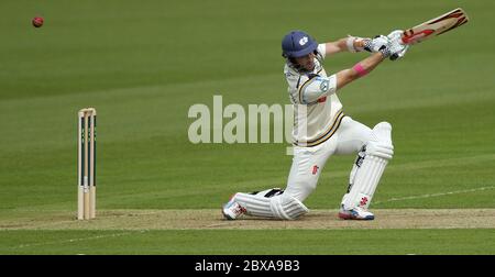 CHESTER LE STREET, ANGLETERRE - Kane Williamson du Yorkshire lors du match de championnat du comté entre Durham et Yorkshire à l'Emirates Riverside, Chester le Street, comté de Durham, dimanche 4 mai 2014 (Credit: Mark Fletcher | MI News) Banque D'Images