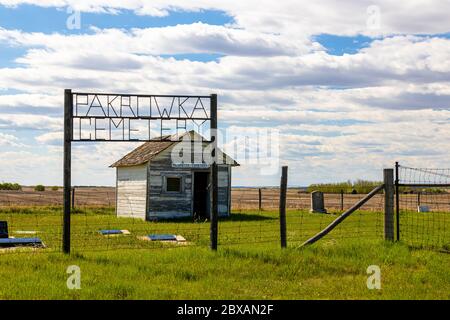 Un ancien cimetière en Saskatchewan où sont enterrés les premiers colons russes de cette terre. Les tombes remontent à la fin des années 1800 Banque D'Images