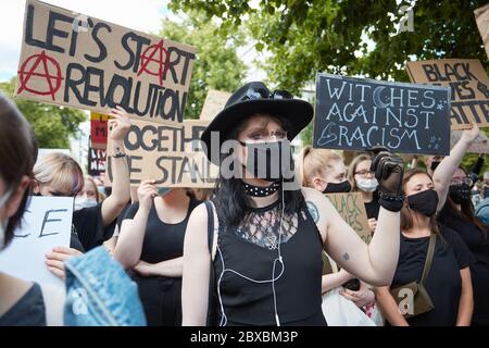 Varsovie, Mazovie, Pologne. 6 juin 2020. Manifestation devant l'ambassade américaine à Varsovie après la mort de George Floyd.in la photo: Credit: Hubert Mathis/ZUMA Wire/Alamy Live News Banque D'Images